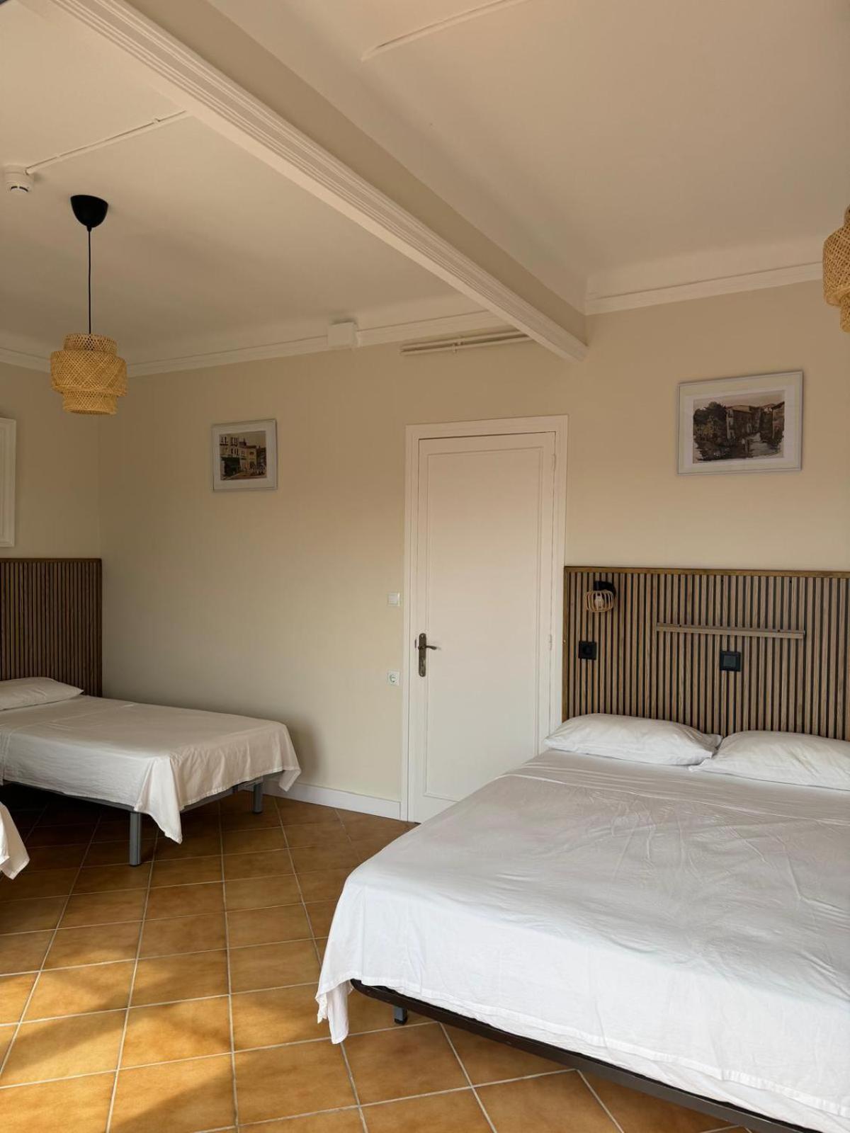 Hostal Restaurant Casa Comaulis La Vajol Экстерьер фото