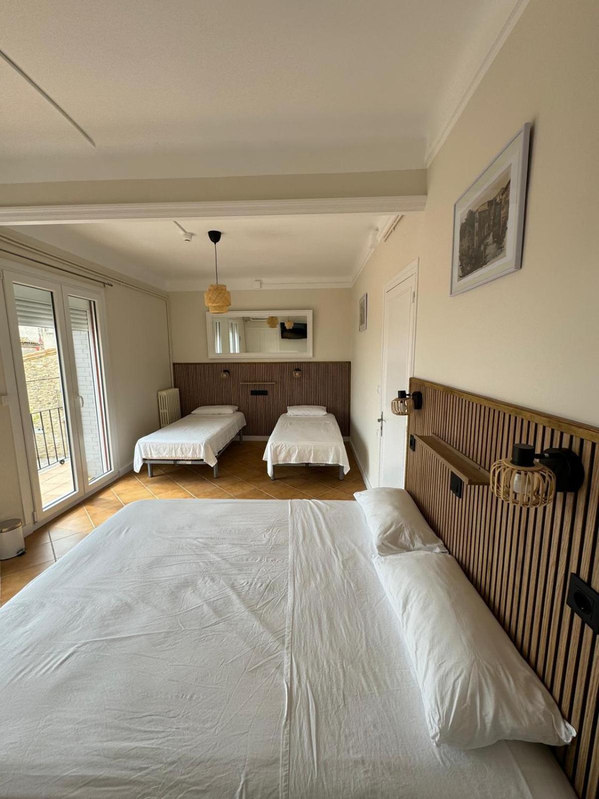 Hostal Restaurant Casa Comaulis La Vajol Экстерьер фото
