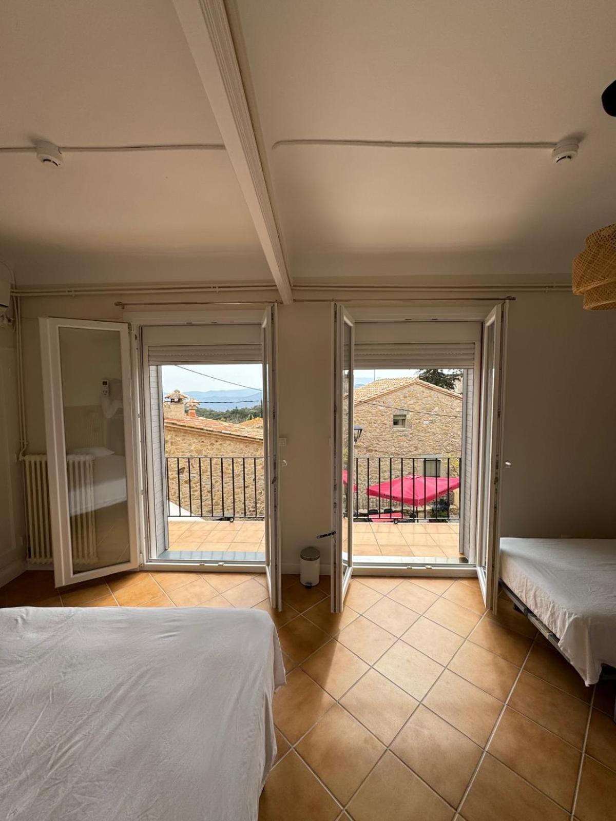 Hostal Restaurant Casa Comaulis La Vajol Экстерьер фото
