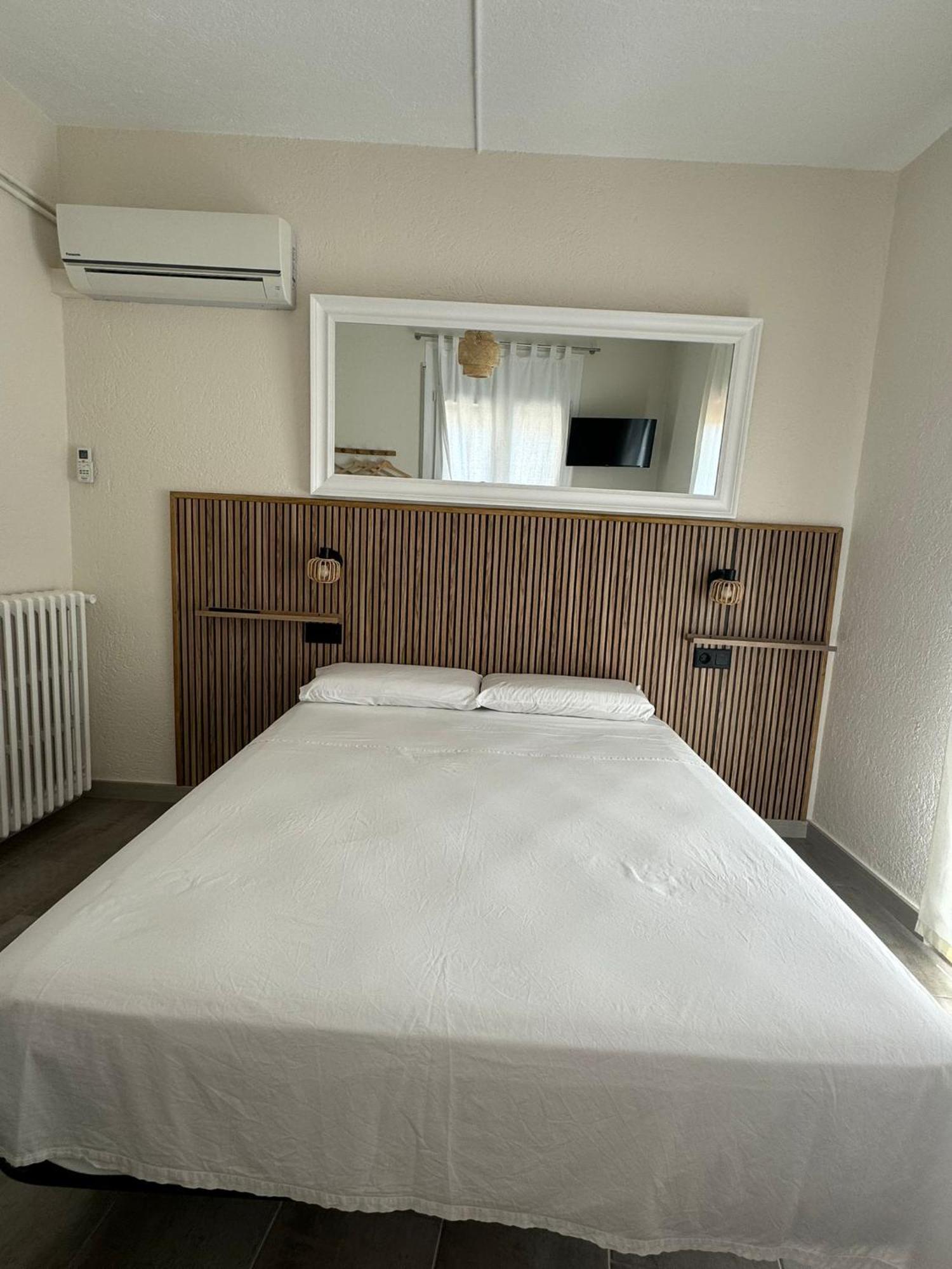 Hostal Restaurant Casa Comaulis La Vajol Экстерьер фото